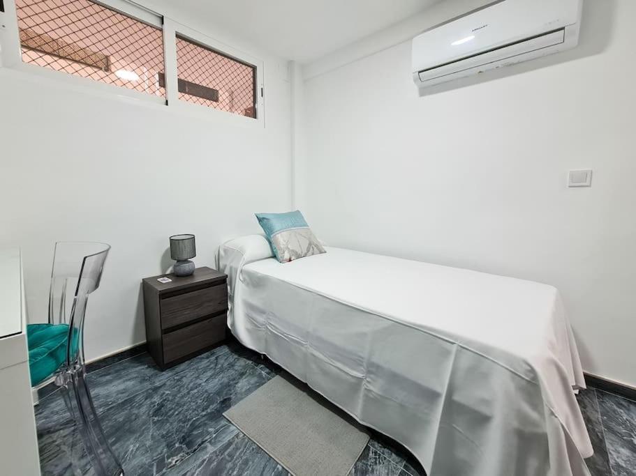 Modern Apartment Right In The Heart Of Benidorm Luaran gambar