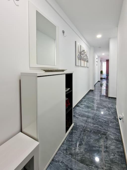 Modern Apartment Right In The Heart Of Benidorm Luaran gambar
