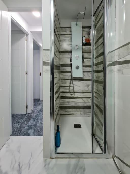 Modern Apartment Right In The Heart Of Benidorm Luaran gambar