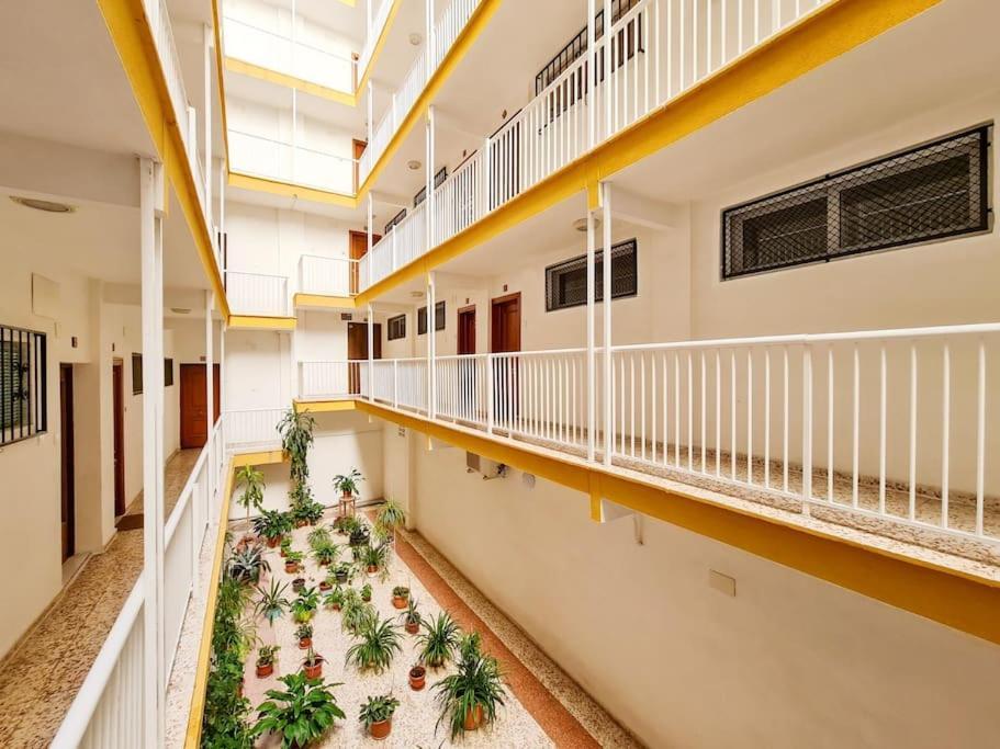Modern Apartment Right In The Heart Of Benidorm Luaran gambar
